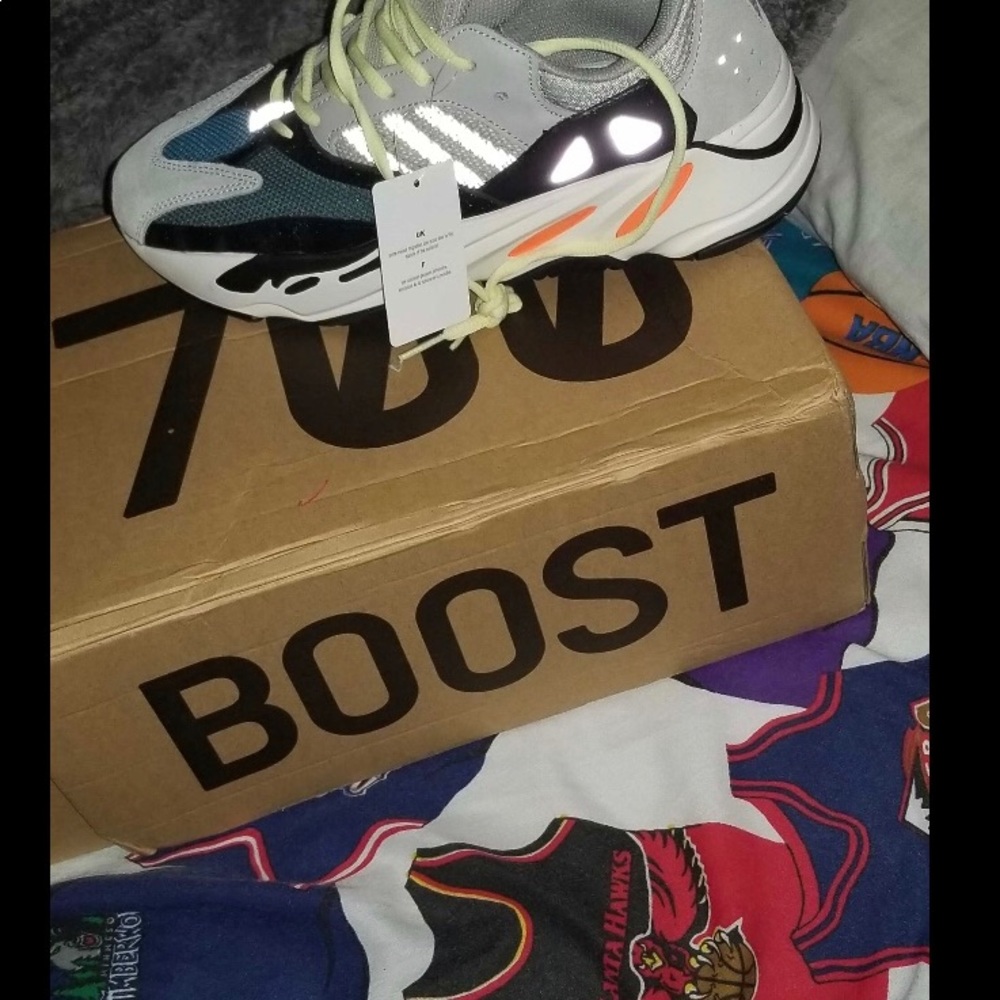 Addidas Yeezy wave runner solid grey700 - Picture 2 of 3